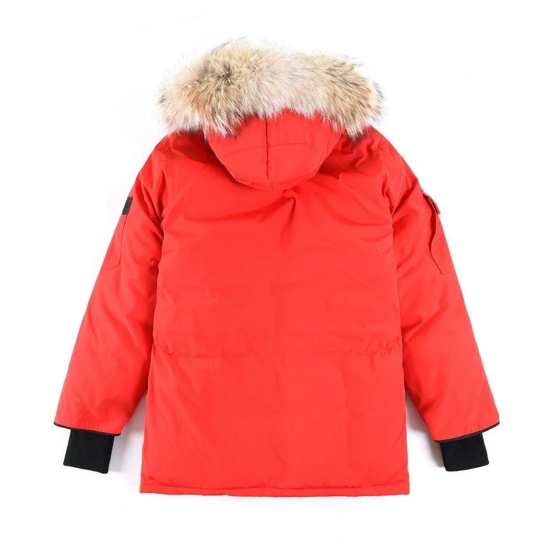 P780 with dust bag) Canada Goose Canada Goose #Expedition expedition parka classic down jacket ➖ Imported 21-count polyester-cotton blended original fabric [last year’s 16-count/18-count hard fabrics have been completely eliminated, this year all use 21-count genuine synchronized fabrics, the soft mid-band feels delicate and textured], genuine synchronized Feather-Light 10D waterproof coated fabric, made of 84.5% polyester fiber and 15.5% cotton, 100% the best feel in the entire network! ➖ The genuine official website is synchronized with the national standard 80 white duck down, you can check the official website customer service, there will never be a series of misleading claims such as 90 down or goose down! ➖ Using the best nylon lining with double double-layer sealing design, velvet-proof No. 7 needle + grid-filled down ready-made garments, there is 100% no so-called velvet running! ➖ The cuffs are designed with thickened seamless threads, and the collar and pockets are lined with top-quality polar fleece to keep you warm and comfortable! ➖ Yoshida YKK provides original custom-made electroplated sliders. YKK two-way lockable zippers are tight and smooth and will not peel off paint! ➖ 3M composite guarantees that the Velcro is the same as the original, durable, and all accessories and hardware are custom-made! ➖ Imported BEHRINGER embroidery machine to customize the 10,000-needle embroidery logo, 98% of which can be reproduced to restore the original logo. You can check and compare on the official website! ➖ The fur collars are all made of large pieces of Western Canadian blue wolf hide, ensuring that each fur collar is 13-15cm wide! 08 models for men and women SIZE: XS S M L XL XXL